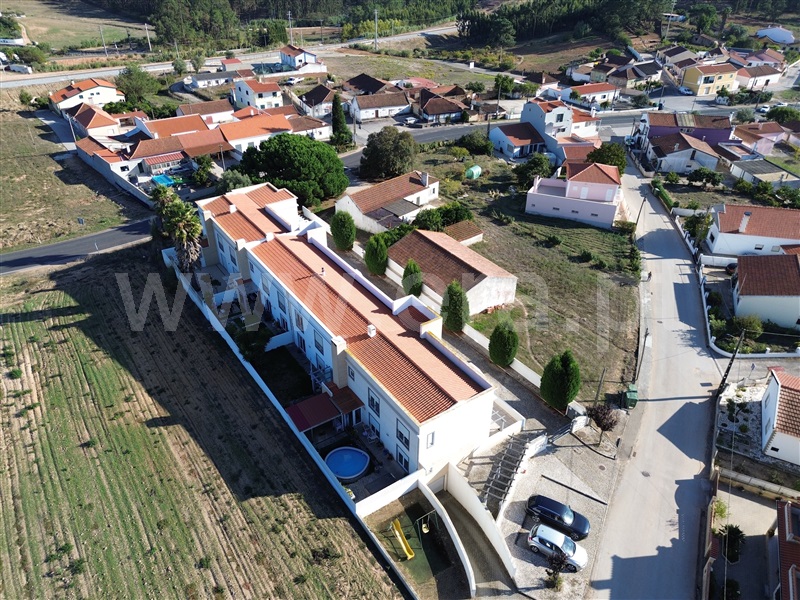 Moradia em Banda T4 / Torres Vedras, Ramalhal