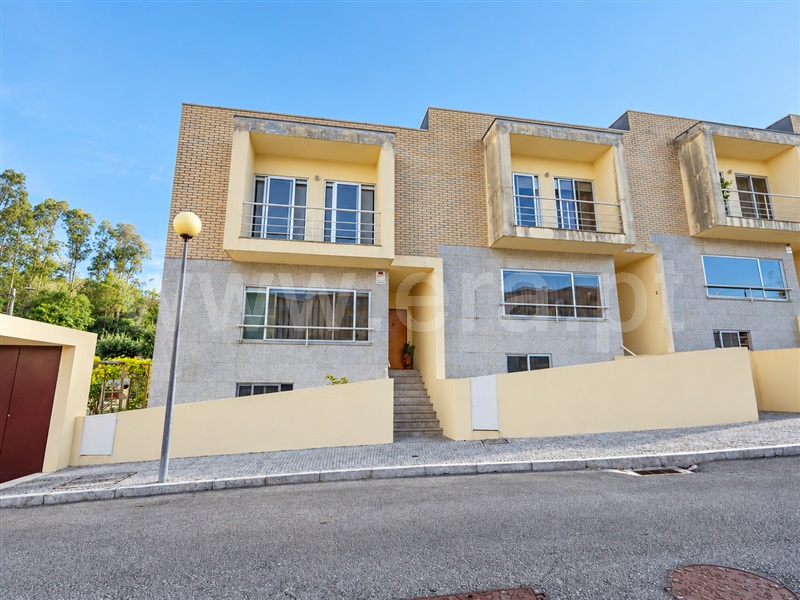 Moradia T4 em Alfena, €450.000