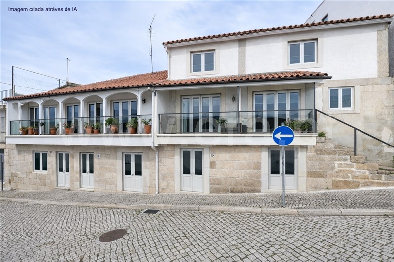 Moradia em Banda T4 / Valpaços, Carrazedo de Montenegro e Curros