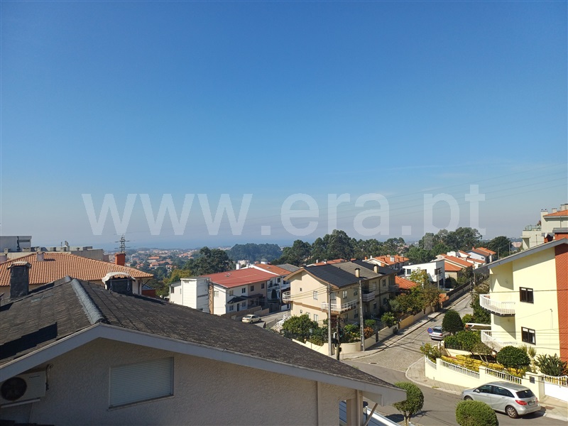 Moradia em Banda T4 / Vila Nova de Gaia, Mafamude e Vilar do Paraíso