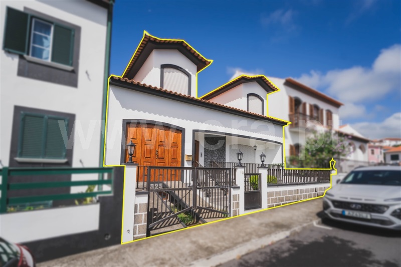 Moradia T5 à venda em Angra (Nossa Senhora da Conceição), €444.000