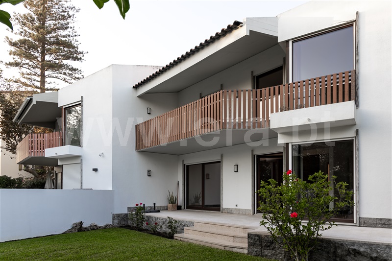 Moradia em Banda T5 / Cascais, Carcavelos e Parede