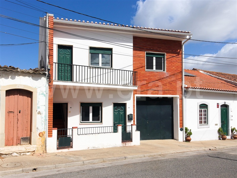 Moradia em Banda T5 / Golegã, Golegã