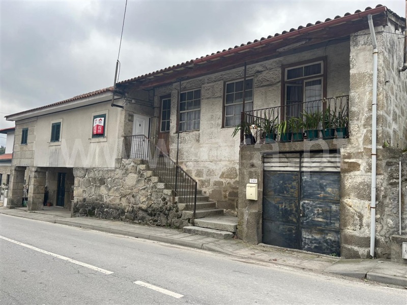 Moradia em Banda T5 / Guimarães, Gonça