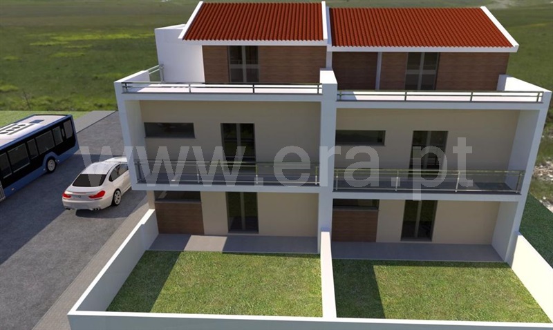 Moradia em Banda T5 / Seixal, Amora