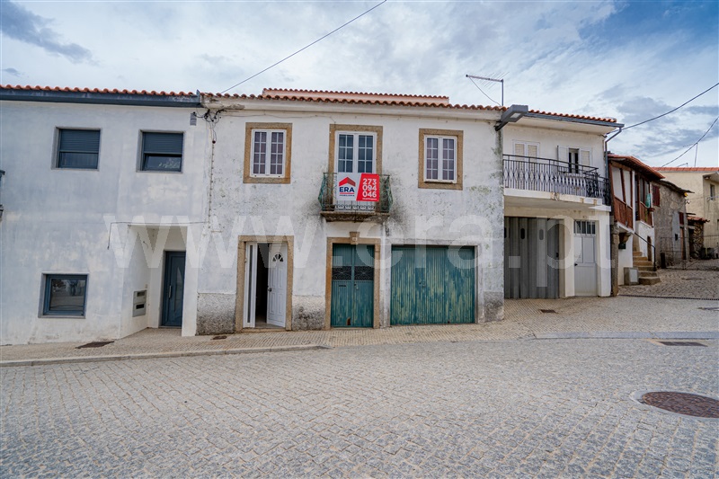 Moradia em Banda T5 / Vimioso, Vimioso