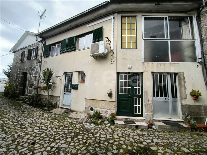 Moradia em Banda T7 / Nelas, Canas de Senhorim
