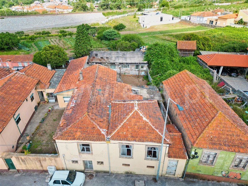 Moradia em Banda / Vila Nova de Gaia, Santa Marinha e São Pedro da Afurada