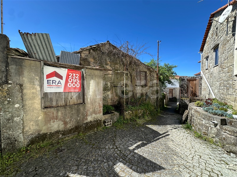Moradia em Banda / Viseu, Ribafeita