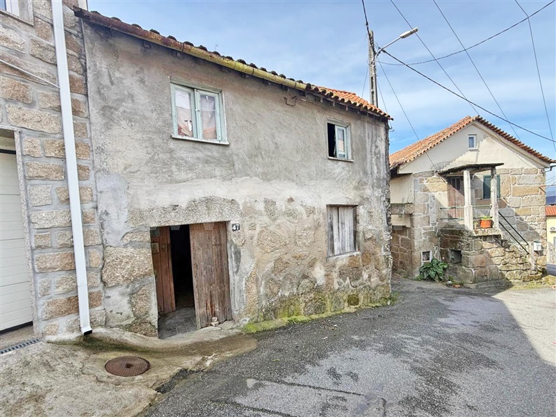 Moradia em Banda / Viseu, Silgueiros