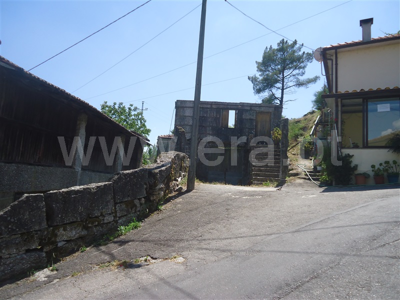 Moradia / Fafe, Moreira do Rei e Várzea Cova
