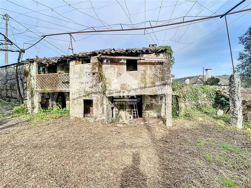 Moradia / Fafe, Moreira do Rei e Várzea Cova