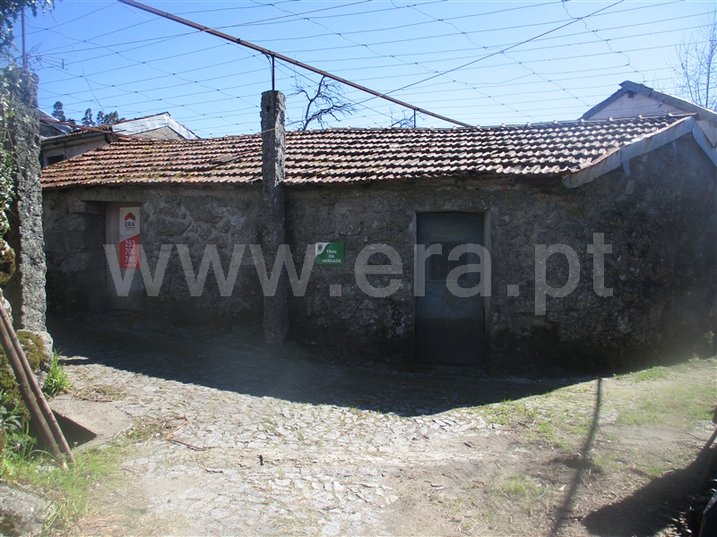 Moradia / Fafe, Ribeiros