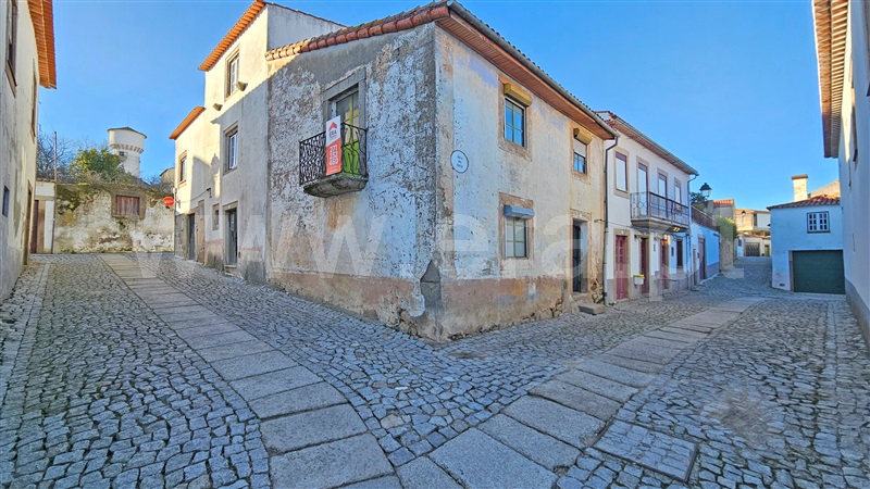 Moradia Geminada / Almeida, Almeida