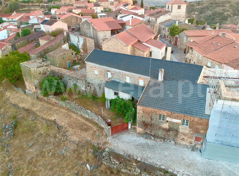 Moradia Geminada / Almeida, Castelo Mendo