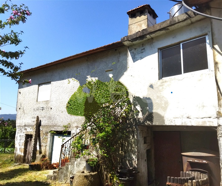 Moradia Geminada / Castelo de Paiva, Sobrado e Bairros