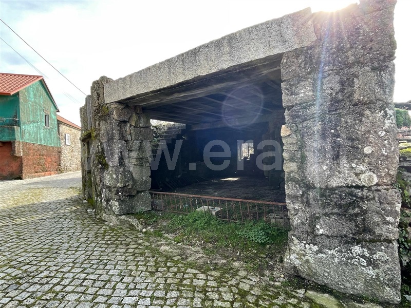 Ruina para reconstrução 