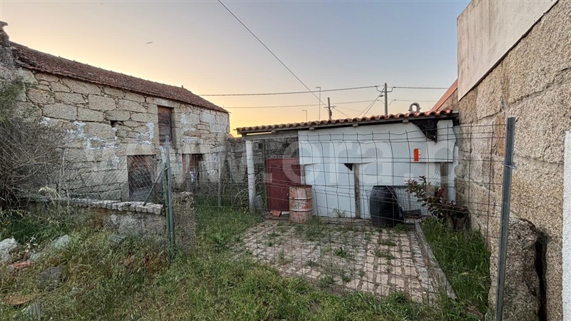 Moradia Geminada / Guarda, Rapoula