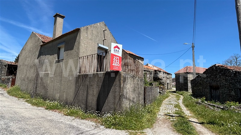 Moradia Geminada / Guarda, Santana da Azinha