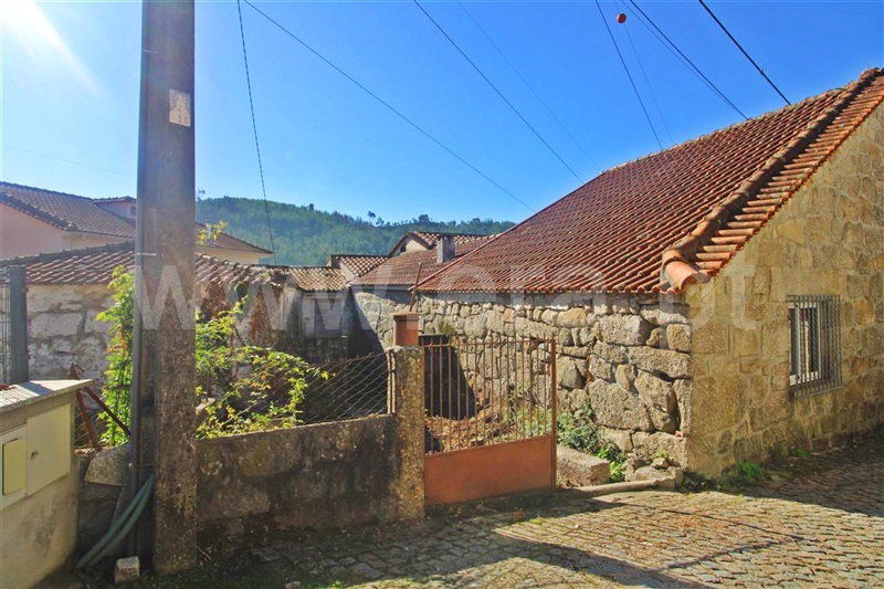 Moradia Geminada  Póvoa de Lanhoso, Póvoa de Lanhoso (Nossa Senhora do Amparo) - 1276875 - 1