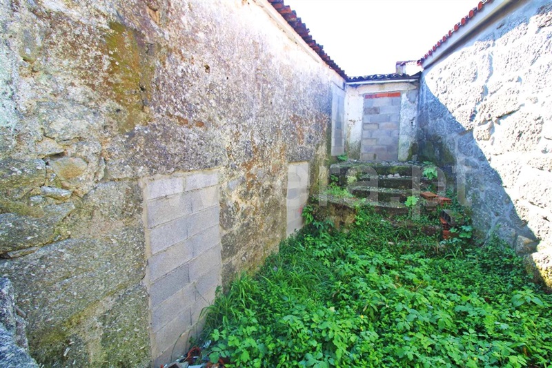 Moradia Geminada  Póvoa de Lanhoso, Póvoa de Lanhoso (Nossa Senhora do Amparo) - 1276875 - 8