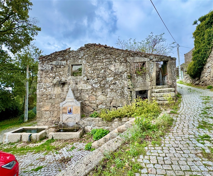 Moradia Geminada / Sabugal, Quintas de São Bartolomeu