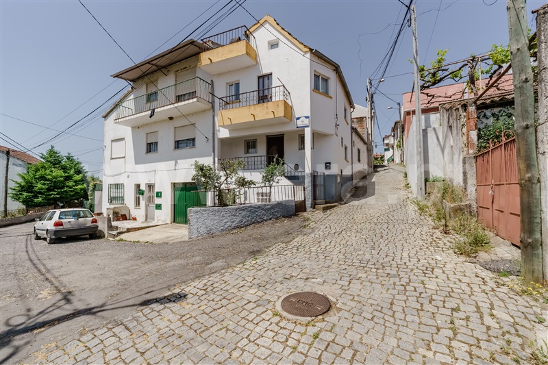 Moradia Geminada T1 / Covilhã, Peso e Vales do Rio