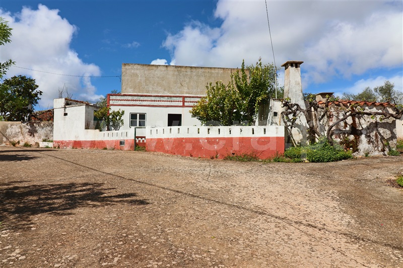 Moradia Geminada T1 / Loulé, Salir