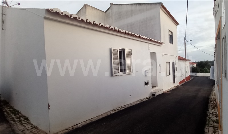 Moradia Geminada T1 / Silves, Alcantarilha e Pêra
