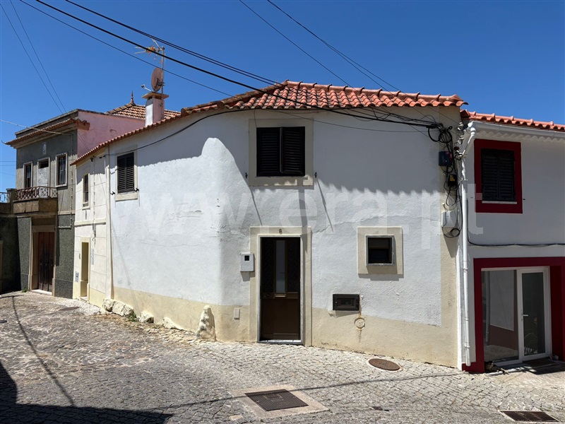 Moradia T1 em Castanheira do Ribatejo e Cachoeiras, €135.000