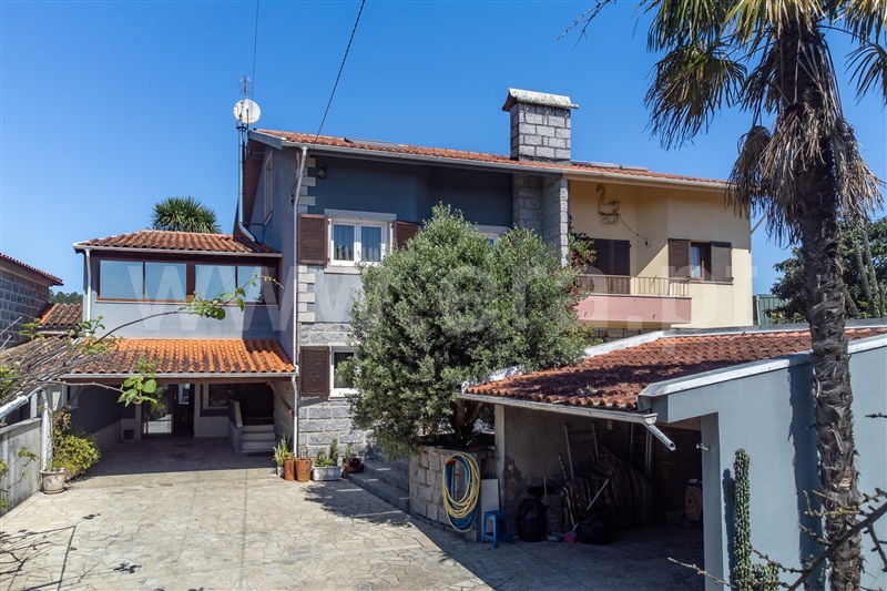 Moradia Geminada T2 / Amares, Amares e Figueiredo