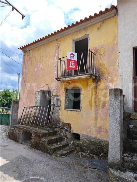 Moradia Geminada T2 / Celorico da Beira, Açores