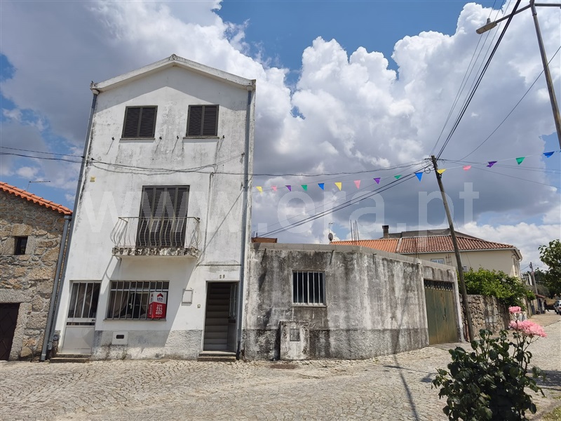 Moradia Geminada T2 / Celorico da Beira, Açores