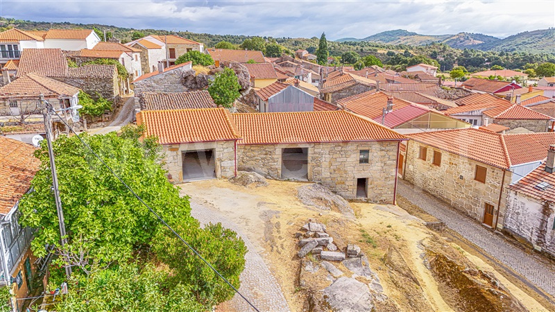 Moradia Geminada / Chaves, Soutelo e Seara Velha