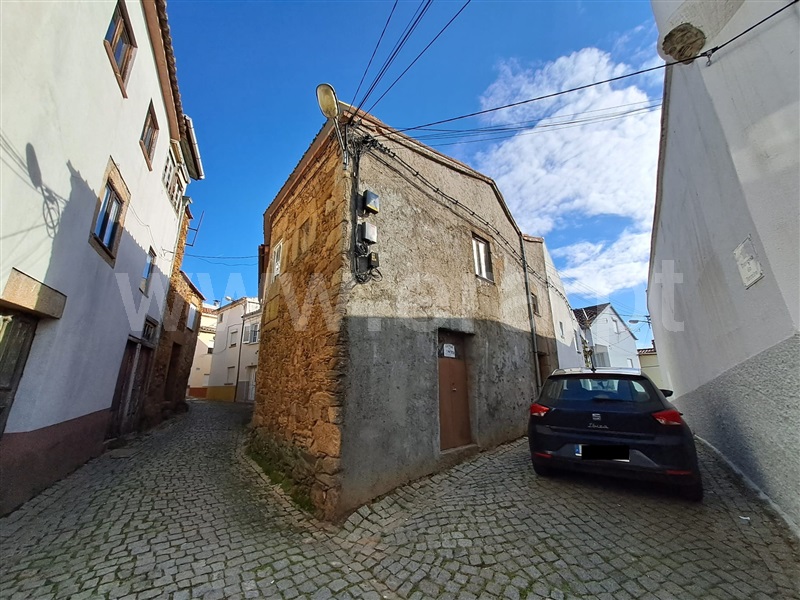 Moradia Geminada T2 / Covilhã, Dominguiso