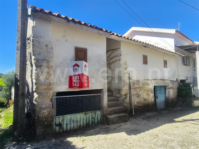 Moradia T2 em Monte e Queimadela, €45.000