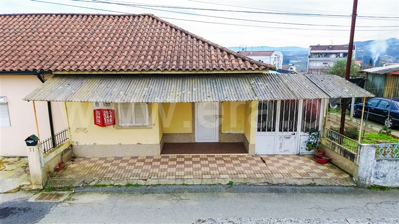 Moradia Geminada T2 / Felgueiras, Torrados e Sousa