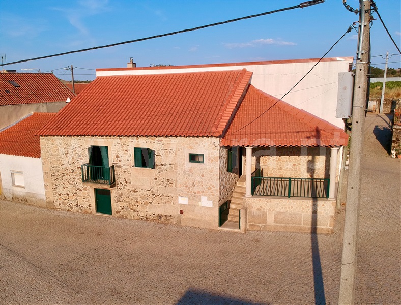 Moradia Geminada T2 / Figueira de Castelo Rodrigo, Reigada