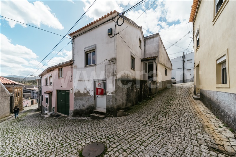 Moradia Geminada T2 / Fundão, Castelejo