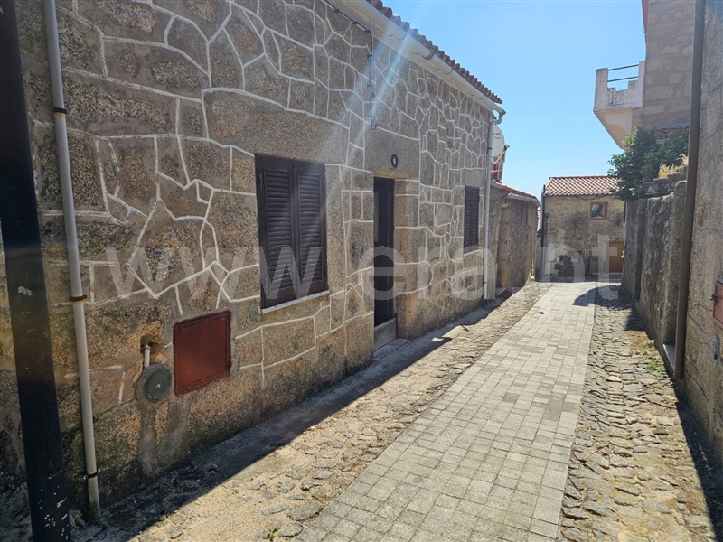 Moradia Geminada T2 / Fundão, Castelo Novo