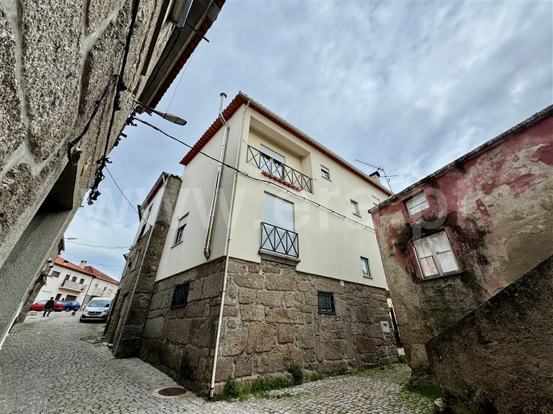 Moradia Geminada T2 / Gouveia, Vinhó