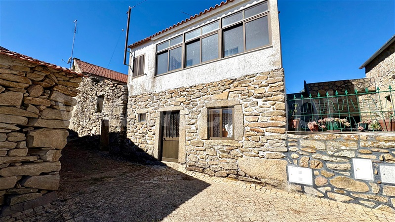 Moradia Geminada T2 / Guarda, A 15 minutos da Guarda