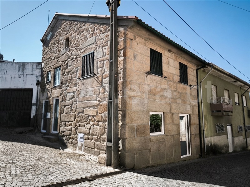 Moradia T2 à venda em Santiago de Cassurrães e Póvoa de Cervães, €130.000