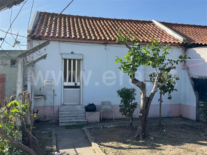 Moradia Geminada T2 / Moita, Zona 3 - Urb. S. Sebastião, Alto da Moita e Fragata