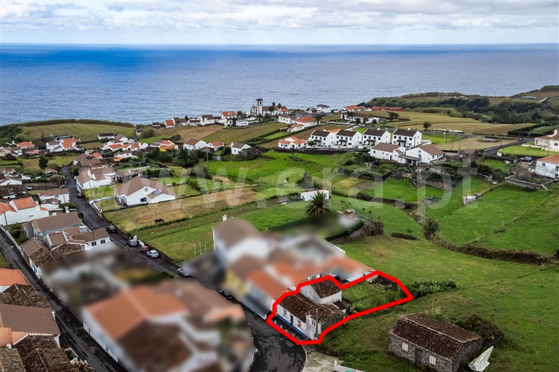 Moradia Geminada T2 / Nordeste, Santana