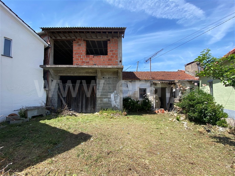 Moradia Geminada T2 / Ourém, Urqueira
