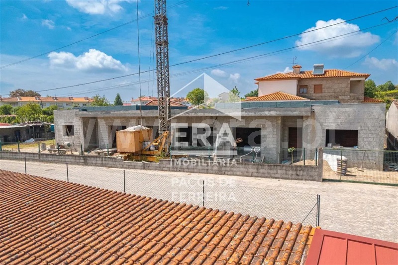 Moradia Geminada T2 / Paços de Ferreira, Raimonda