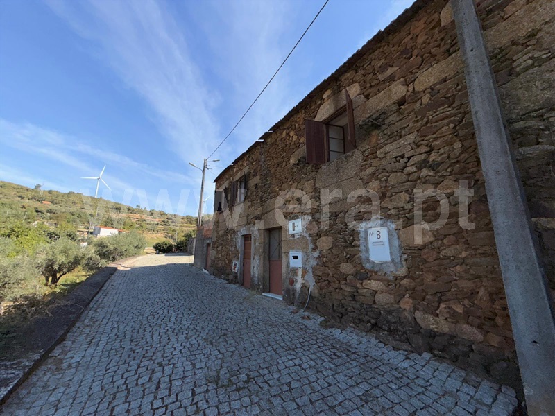 Moradia Geminada T2 / Sabugal, Santo Estêvão e Moita