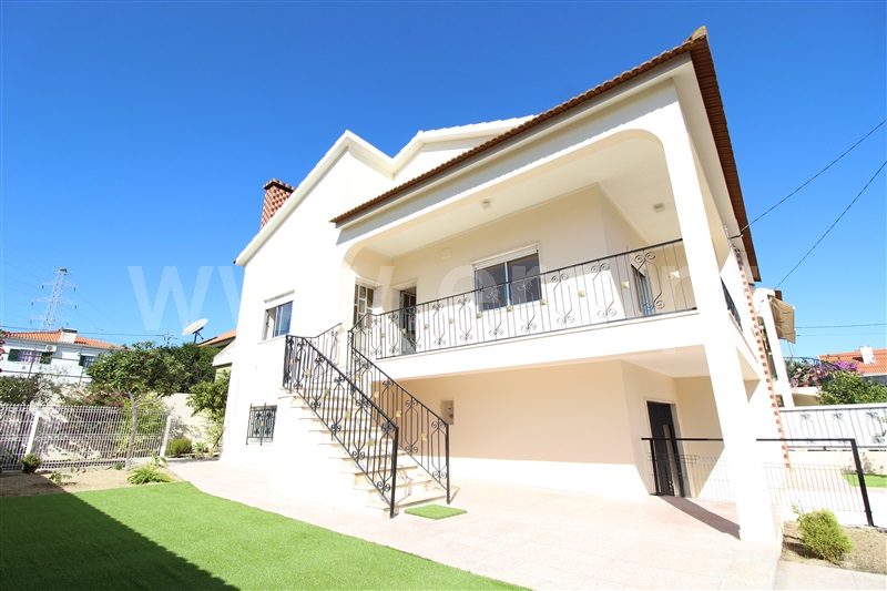 Moradia Geminada T2 / Sesimbra, Conde I