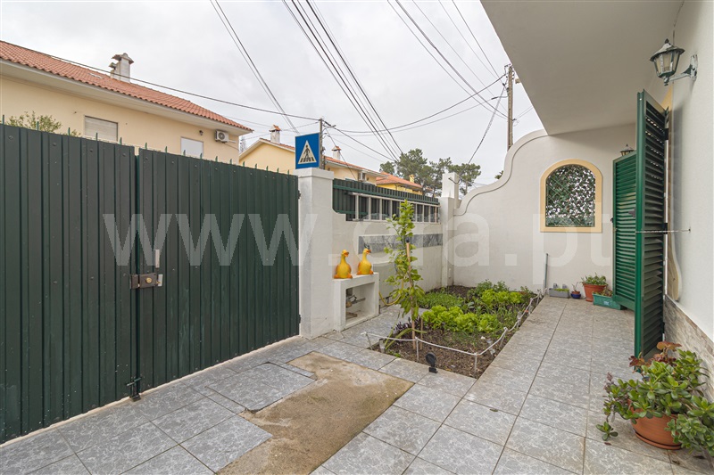 Moradia T2 à venda em Quinta do Conde, Sesimbra — foto 2